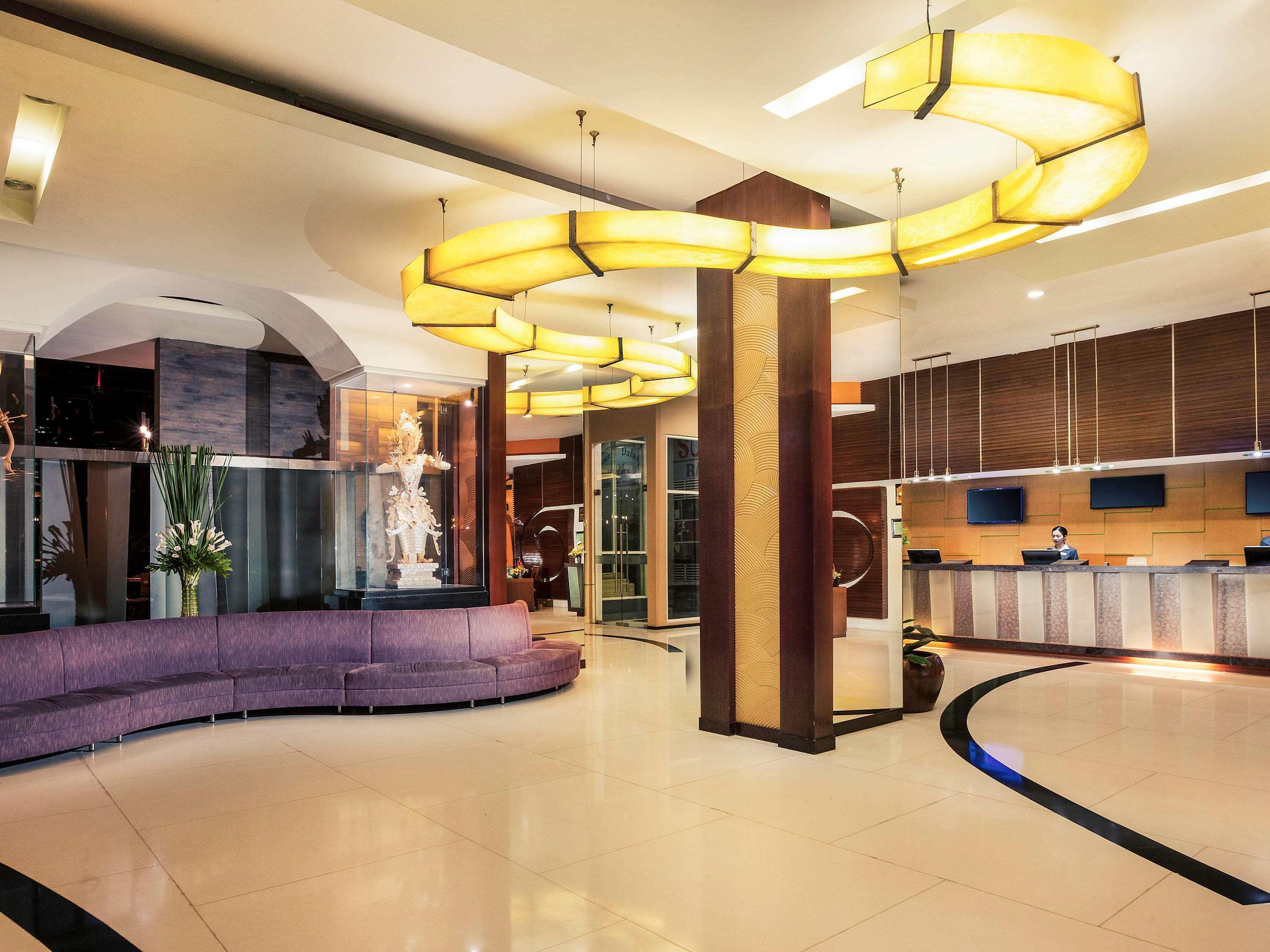 Mercure Surabaya Hotel Bagian luar foto