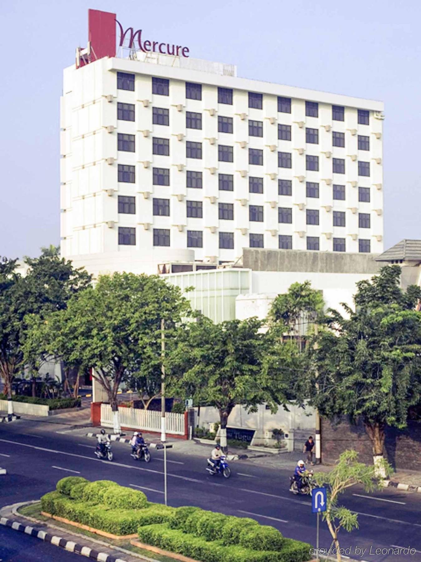 Mercure Surabaya Hotel Bagian luar foto