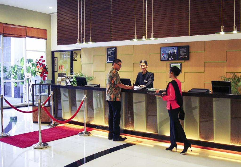 Mercure Surabaya Hotel Bagian luar foto